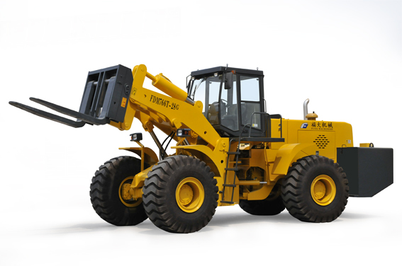 福大機械FDM766T-28 輪式叉裝車通過福建省新產(chǎn)品新技術(shù)鑒定驗收